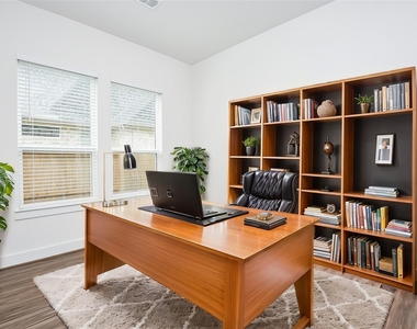 7622 Ridgeside Drive - Photo Thumbnail 2