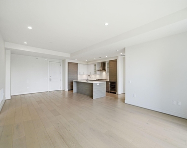 2047 Westcreek Lane - Photo Thumbnail 5