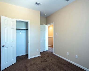 8126 Cabot Street - Photo Thumbnail 13
