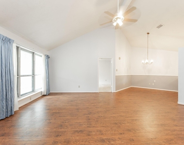 6818 Brockington Drive - Photo Thumbnail 6