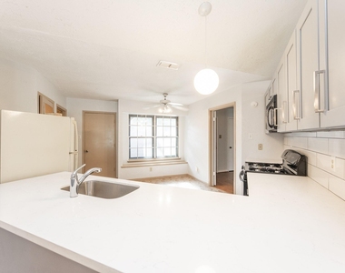 6818 Brockington Drive - Photo Thumbnail 14