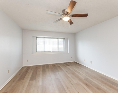 6818 Brockington Drive - Photo Thumbnail 19