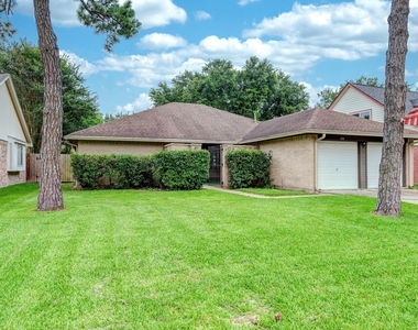 6818 Brockington Drive - Photo Thumbnail 2