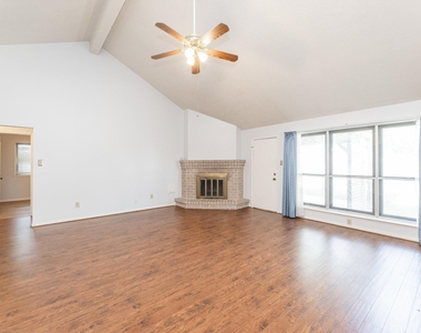 6818 Brockington Drive - Photo Thumbnail 9