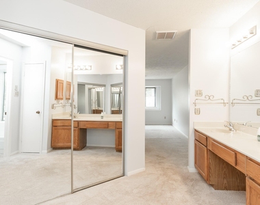 6818 Brockington Drive - Photo Thumbnail 18