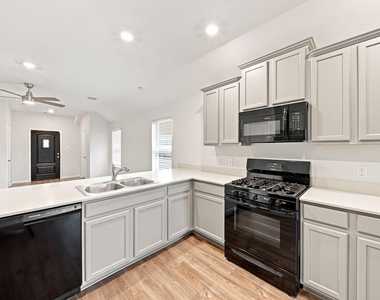 19114 Sangro Drive - Photo Thumbnail 8