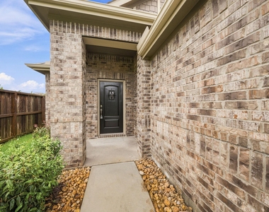 19114 Sangro Drive - Photo Thumbnail 2