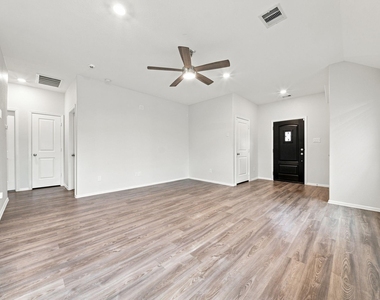 19114 Sangro Drive - Photo Thumbnail 5