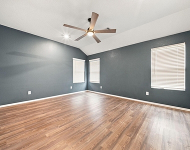 19114 Sangro Drive - Photo Thumbnail 12
