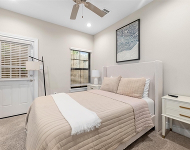 3334 Beverly Forest Drive - Photo Thumbnail 8