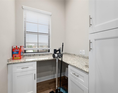 3334 Beverly Forest Drive - Photo Thumbnail 10