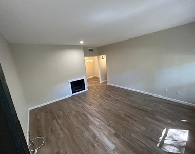 2100 Tanglewilde Street - Photo Thumbnail 11