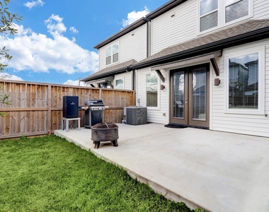 4202 Gillespie Street - Photo Thumbnail 12