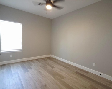 765 Enterprise Street - Photo Thumbnail 8
