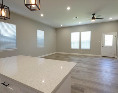 765 Enterprise Street - Photo Thumbnail 4