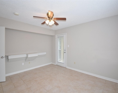 2121 Hepburn Street - Photo Thumbnail 16