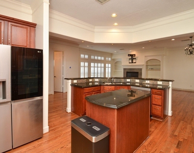 4609 Floyd Street - Photo Thumbnail 12