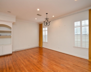 4609 Floyd Street - Photo Thumbnail 10