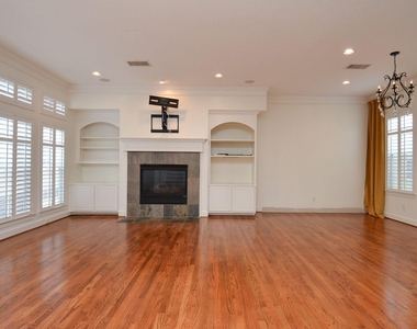 4609 Floyd Street - Photo Thumbnail 8