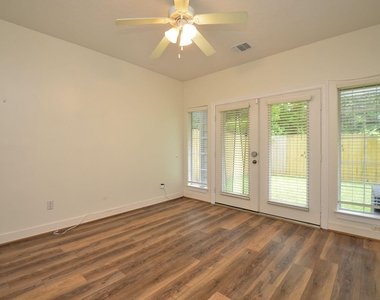 4609 Floyd Street - Photo Thumbnail 4