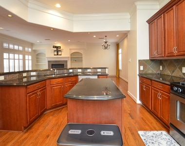 4609 Floyd Street - Photo Thumbnail 11