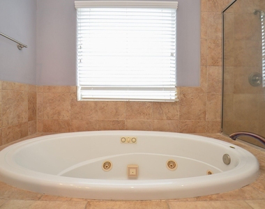 4609 Floyd Street - Photo Thumbnail 25