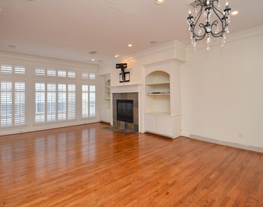 4609 Floyd Street - Photo Thumbnail 9