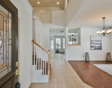 2 Willow Point Place - Photo Thumbnail 5