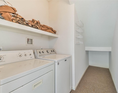 2 Willow Point Place - Photo Thumbnail 31