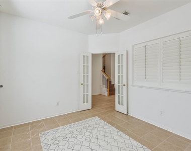 2 Willow Point Place - Photo Thumbnail 19