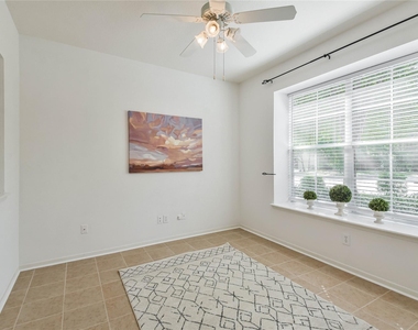 2 Willow Point Place - Photo Thumbnail 18