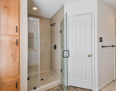 2 Willow Point Place - Photo Thumbnail 24