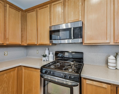 2 Willow Point Place - Photo Thumbnail 14