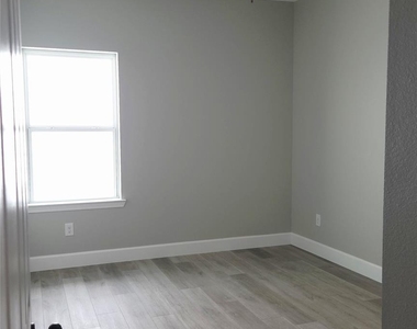 765 Enterprise B Street - Photo Thumbnail 7