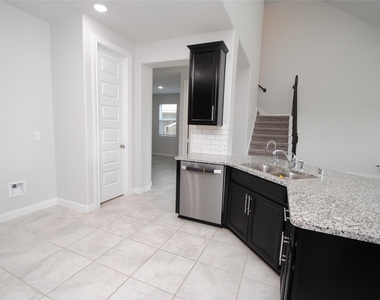 8834 Arch Rock Drive - Photo Thumbnail 12