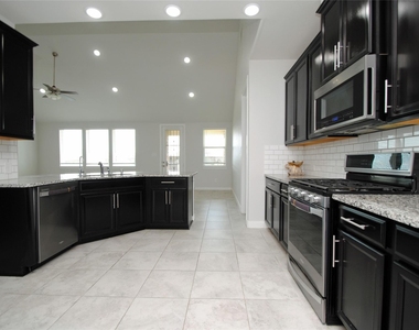 8834 Arch Rock Drive - Photo Thumbnail 10