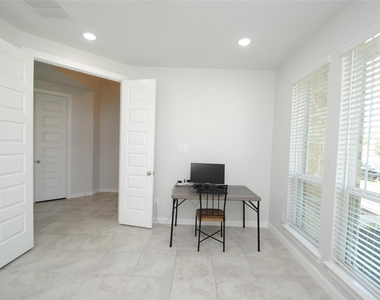 8834 Arch Rock Drive - Photo Thumbnail 4
