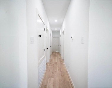 331 Delaware St - Photo Thumbnail 5