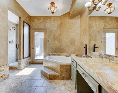 1906 Woodhue Drive - Photo Thumbnail 4
