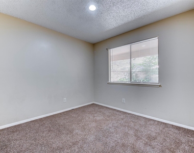 1906 Woodhue Drive - Photo Thumbnail 22