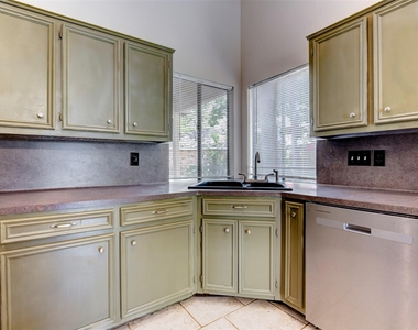 1906 Woodhue Drive - Photo Thumbnail 11
