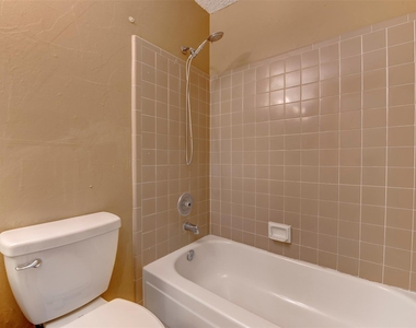 1906 Woodhue Drive - Photo Thumbnail 24