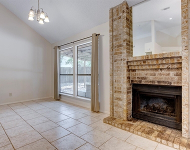 1906 Woodhue Drive - Photo Thumbnail 6