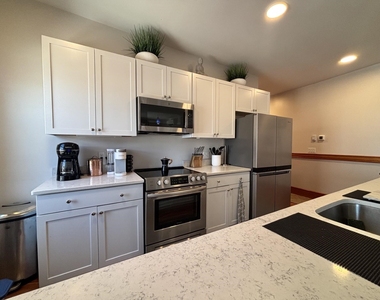 609 Main - Photo Thumbnail 15