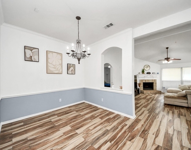 18318 Farriswood Ct - Photo Thumbnail 2
