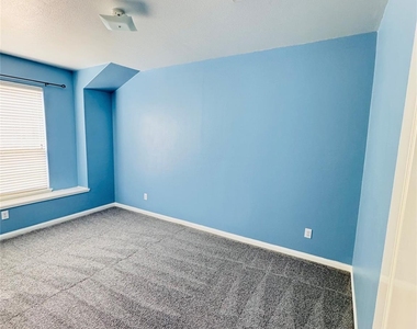 2050 Wilde Elm Drive - Photo Thumbnail 14