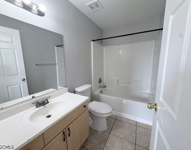208 Hightower Avenue S - Photo Thumbnail 9