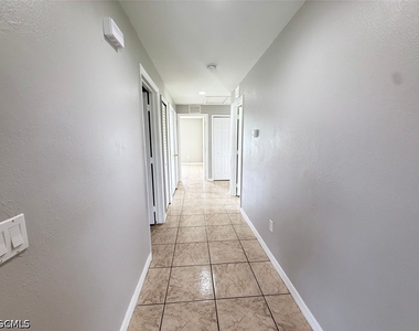 208 Hightower Avenue S - Photo Thumbnail 2