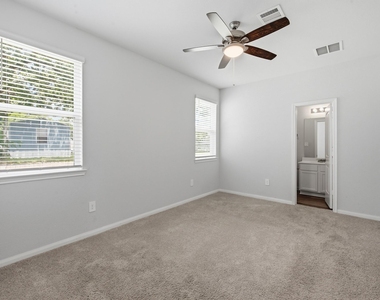 961 Harper Lane - Photo Thumbnail 5