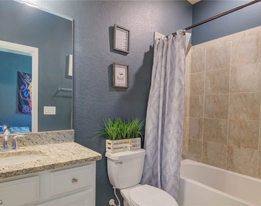 3652 E Hampton Circle - Photo Thumbnail 17